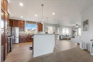 23481 Holeman Way, Desert Hot Springs, CA 92241 - Photo 5