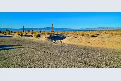 2896 Crystal Lake Avenue, Thermal, CA 92274 - Photo 3