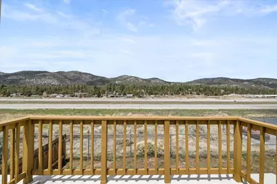 927 W Fairway Boulevard, Big Bear City, CA 92314 - Photo 23