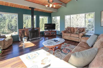 1010 Brookside Lane, Fawnskin, CA 92333 - Photo 13