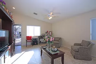 12925 Maui Way, Desert Hot Springs, CA 92240 - Photo 15