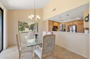 38915 Wisteria Dr, Palm Desert, CA 92211 - Photo 11