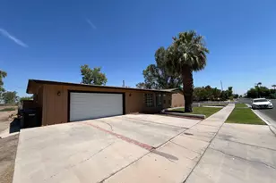 1090 W Aurora Dr, El Centro, CA 92243 - Photo 3