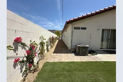 54445 Avenida Alvarado, La Quinta, CA 92253 - Photo 27