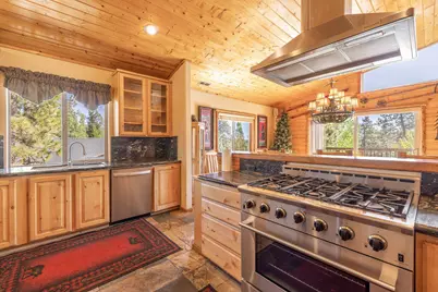385 Sunrise Way, Big Bear Lake, CA 92315 - Photo 13
