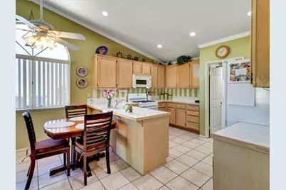 9527 Oakmount Boulevard, Desert Hot Springs, CA 92240 - Photo 15