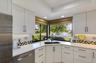 5 Valencia Dr, Rancho Mirage, CA 92270 - Photo 13