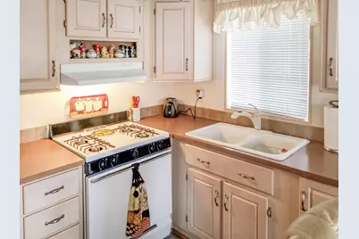 70200 Dillon Road #39, Desert Hot Springs, CA 92241 - Photo 9