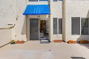 711 Pacific Coast Hwy, Huntington Beach, CA 92648 - Photo 3