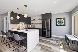 711 Pacific Coast Hwy, Huntington Beach, CA 92648 - Photo 9