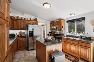 25001 Rim Rock Rd, Idyllwild, CA 92549 - Photo 19