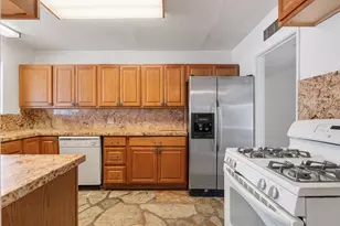 3933 E Calle San Antonio, Palm Springs, CA 92264 - Photo 15