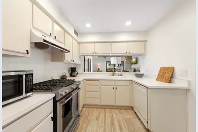 306 Forest Hills Drive, Rancho Mirage, CA 92270 - Photo 9