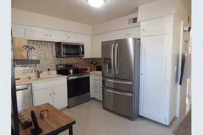 2010 Lawrence Crossley Road #1, Palm Springs, CA 92264 - Photo 11