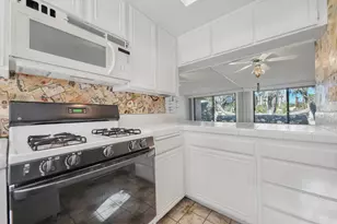 2 Valencia Dr, Rancho Mirage, CA 92270 - Photo 7