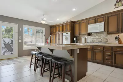 54 Sutton Place E, Palm Desert, CA 92211 - Photo 11