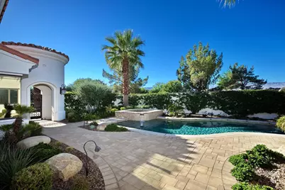 76054 Via Saturnia, Indian Wells, CA 92210 - Photo 9