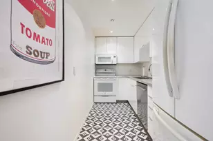 550 N Villa Ct, Palm Springs, CA 92262 - Photo 11