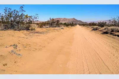 565 N Inez Avenue, Landers, CA 92285 - Photo 3