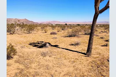 565 N Inez Avenue, Landers, CA 92285 - Photo 1