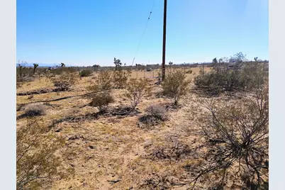 565 N Inez Avenue, Landers, CA 92285 - Photo 5