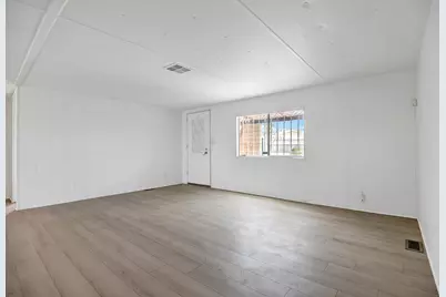 32121 Oakland Hills Street, Thousand Palms, CA 92276 - Photo 5