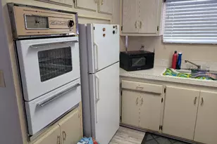 32561 Desert Moon Dr, Thousand Palms, CA 92276 - Photo 9