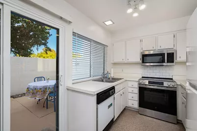 48724 Desert Flower Drive, Palm Desert, CA 92260 - Photo 13