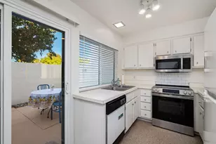 48724 Desert Flower Dr, Palm Desert, CA 92260 - Photo 13