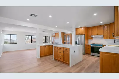 7390 Camarilla Avenue, Yucca Valley, CA 92284 - Photo 9