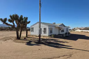 9572 Smith Rd, Phelan, CA 92371 - Photo 1