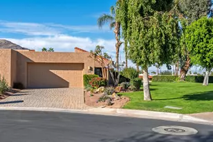 48624 Sundrop Ct, Palm Desert, CA 92260 - Photo 3