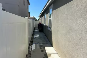 426 E Orchard St, Rialto, CA 92376 - Photo 3