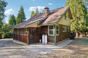 25140 Lodge Rd, Idyllwild, CA 92549 - Photo 33