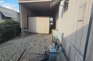 200 W San Bernardino Ave, Rialto, CA 92376 - Photo 35