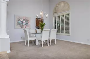 370 Links Dr, Palm Desert, CA 92211 - Photo 9