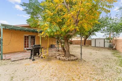 13547 Caliente Drive, Desert Hot Springs, CA 92240 - Photo 23