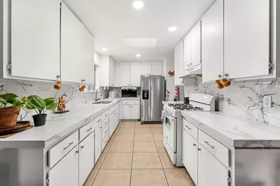 13547 Caliente Drive, Desert Hot Springs, CA 92240 - Photo 11