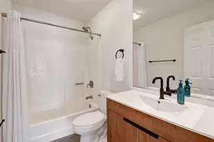 44053 Silver Creek Cir, Indian Wells, CA 92210 - Photo 19