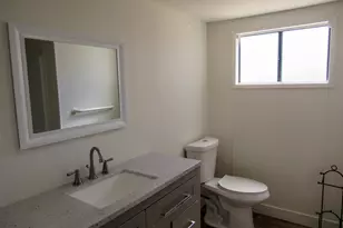 38520 Commons Valley Dr, Palm Desert, CA 92260 - Photo 11