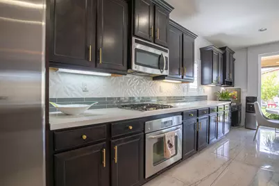 73986 Mondrian Place, Palm Desert, CA 92211 - Photo 9
