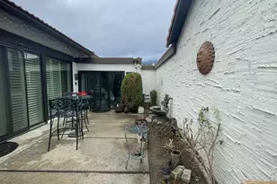 2366 E Miramonte Circle E, Palm Springs, CA 92264 - Photo 3