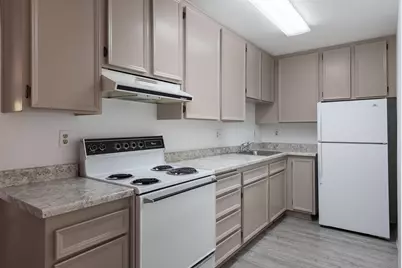 701 N Los Felices Circle W #208, Palm Springs, CA 92262 - Photo 9