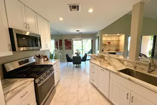 33 Mission Ct, Rancho Mirage, CA 92270 - Photo 9