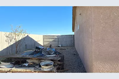 2251 Shore Breeze Avenue, Thermal, CA 92274 - Photo 23