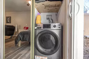 696 Highland Ln, Sugarloaf, CA 92386 - Photo 7