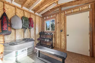 696 Highland Ln, Sugarloaf, CA 92386 - Photo 17