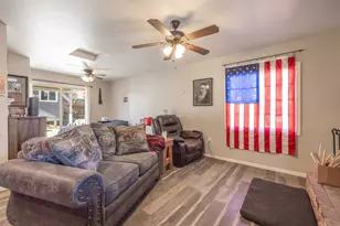 696 Highland Ln, Sugarloaf, CA 92386 - Photo 9