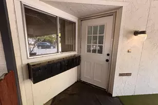 30 Diamond E Dr, Palm Desert, CA 92260 - Photo 9