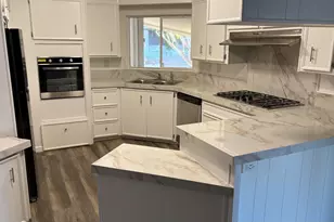 30 Diamond E Dr, Palm Desert, CA 92260 - Photo 1